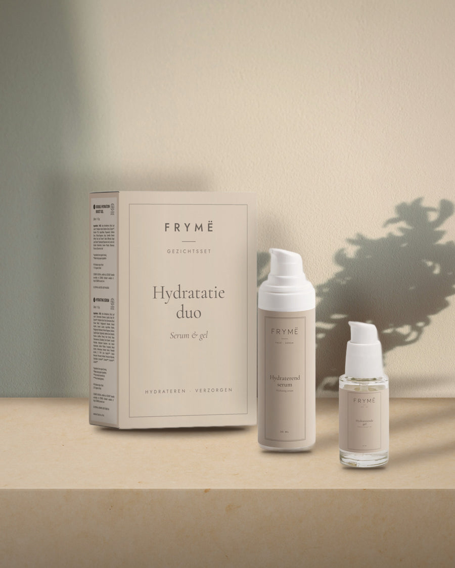 Inhoud van de set: hydraterend serum en hydraterende gel met de geschenkdoos